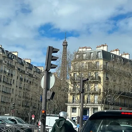 Modern Mini Flat In Center Paris